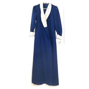 Vintage vanity fair robe long velour lace housecoat petites